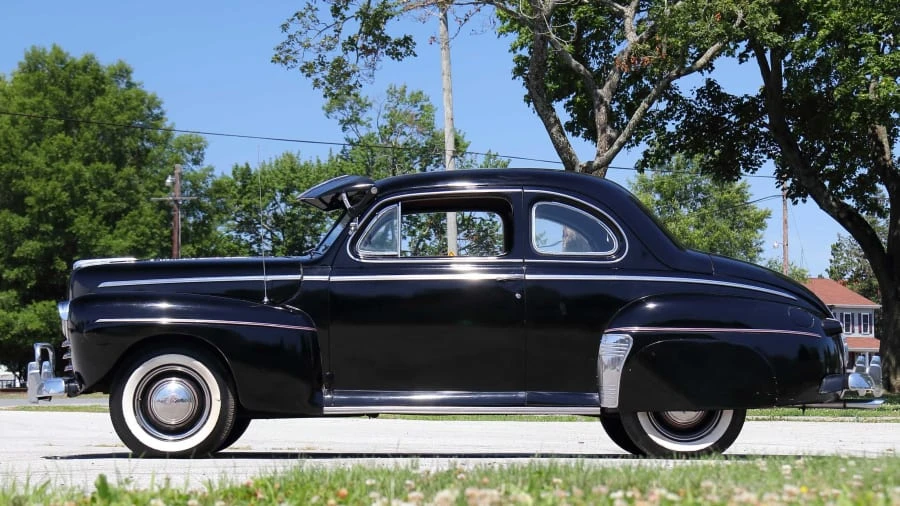 1946 Ford Standard & Deluxe & Super Deluxe - Image 2 of 16