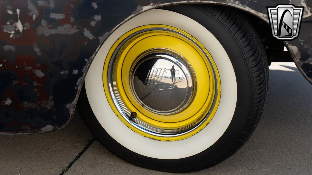 1946 Ford Standard & Deluxe & Super Deluxe - Image 11 of 21
