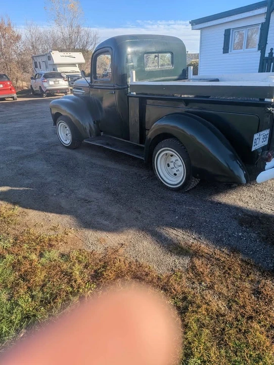 1946 Ford Pickup (1940-1947) - Image 2 of 7