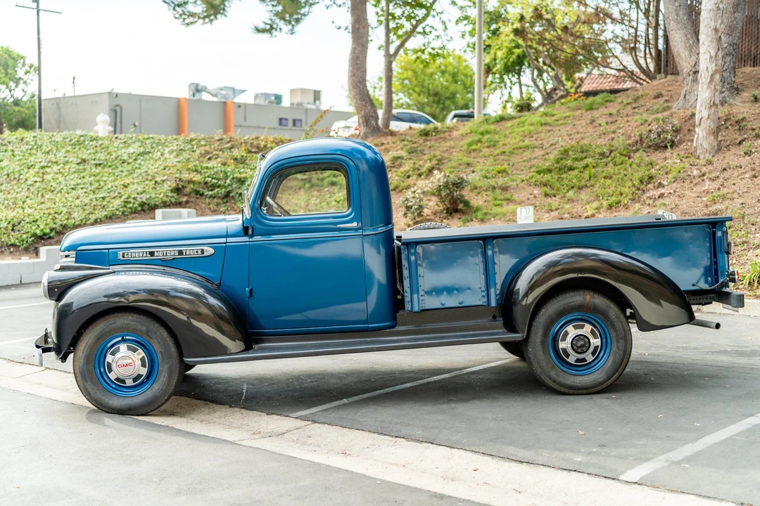 1946 GMC E-Series - Image 3 of 31