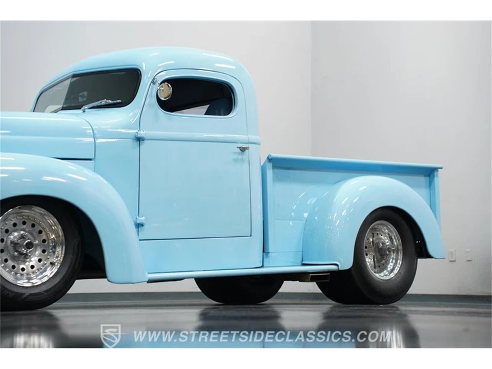 1946 International - Image 19 of 31