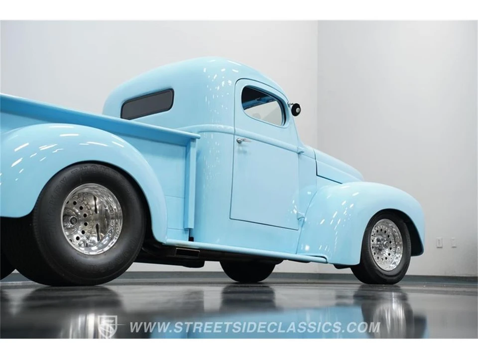 1946 International - Image 25 of 31