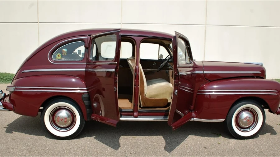 1946 Mercury Eight - Image 11 of 12