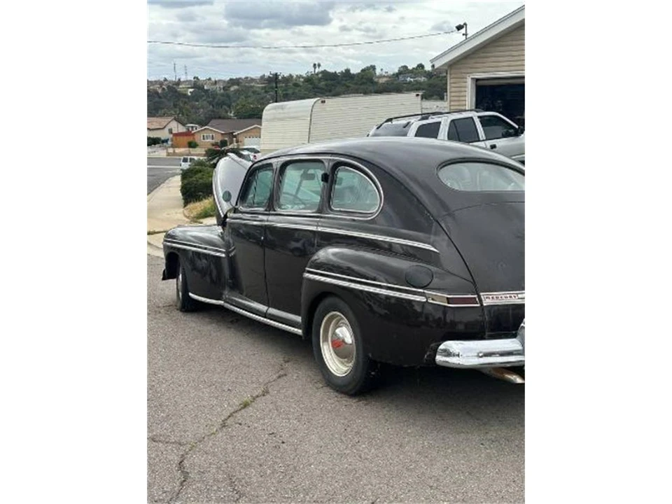1946 Mercury Eight - Image 9 of 10