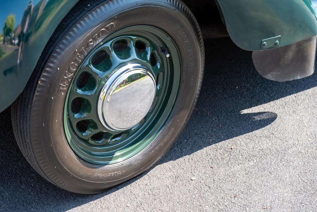 1946 Morris - Image 16 of 30