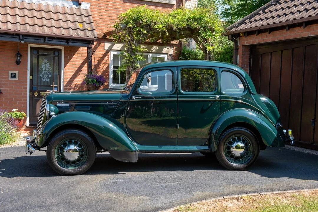 1946 Morris - Image 3 of 30