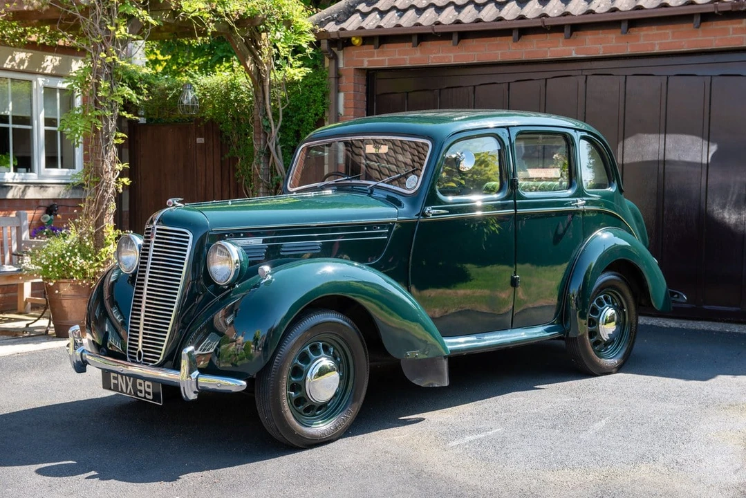 1946 Morris - Image 2 of 30