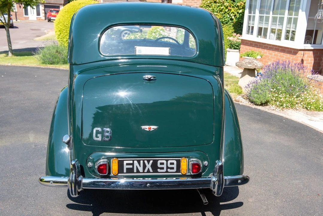 1946 Morris - Image 5 of 30