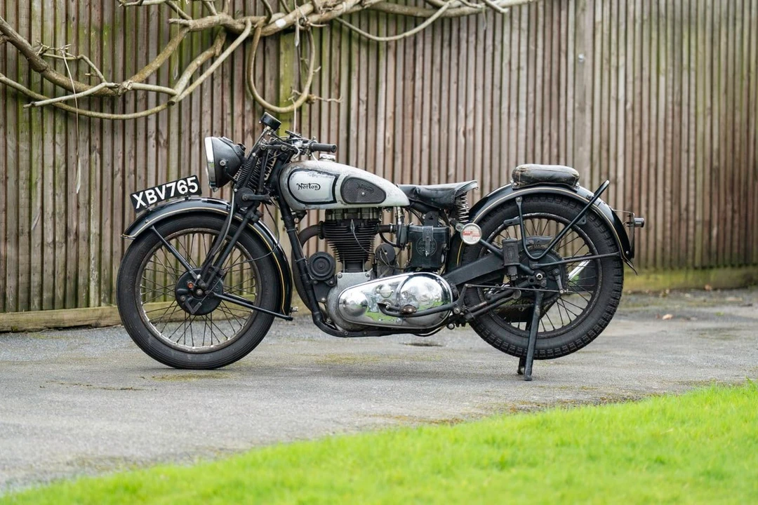 1946 Norton - Image 2 of 30