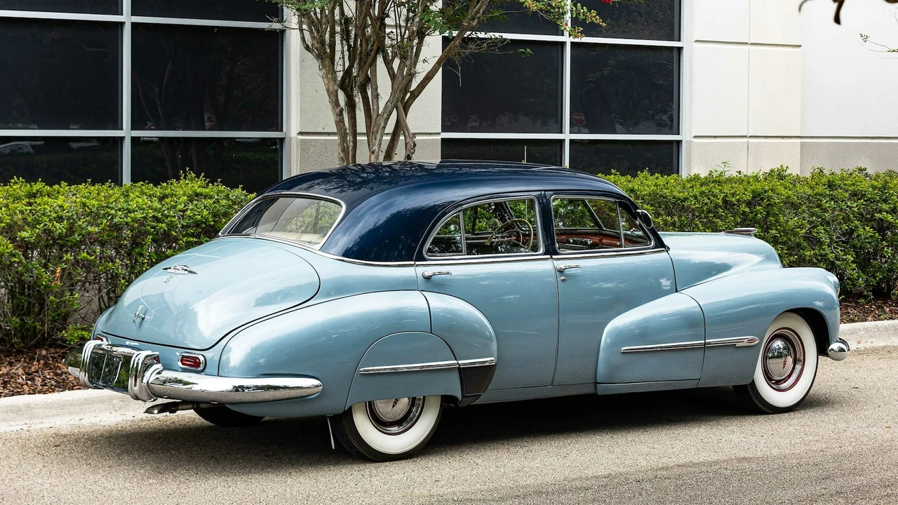 1946 Oldsmobile 98 - Image 2 of 31