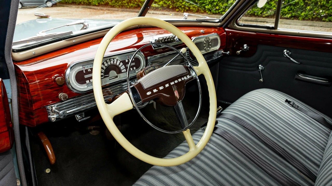 1946 Oldsmobile 98 - Image 3 of 31