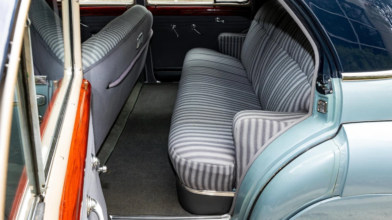 1946 Oldsmobile 98 - Image 10 of 31