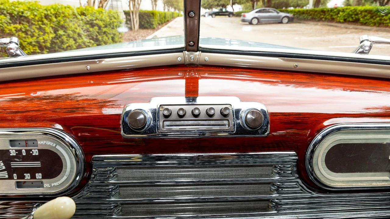 1946 Oldsmobile 98 - Image 30 of 31