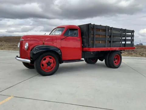 1946 Studebaker M16 1.5-Ton Flatbed