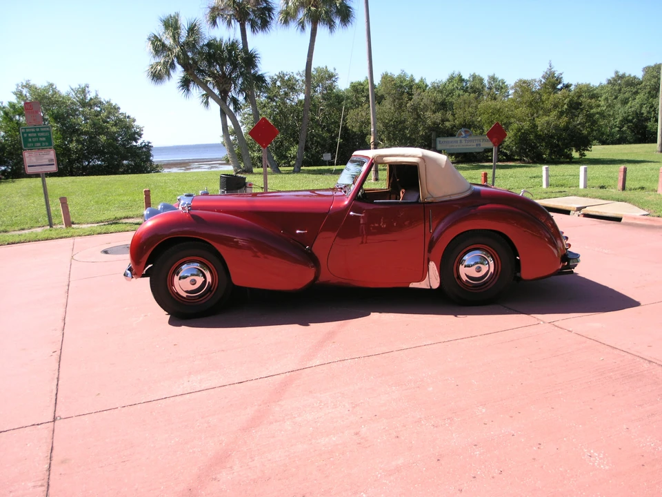 1946 Triumph 1800 Roadster - Image 9 of 31