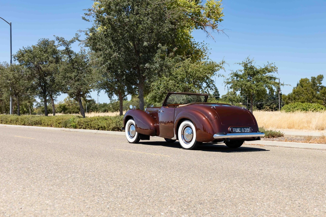 1946 Triumph 1800 Roadster - Image 12 of 31