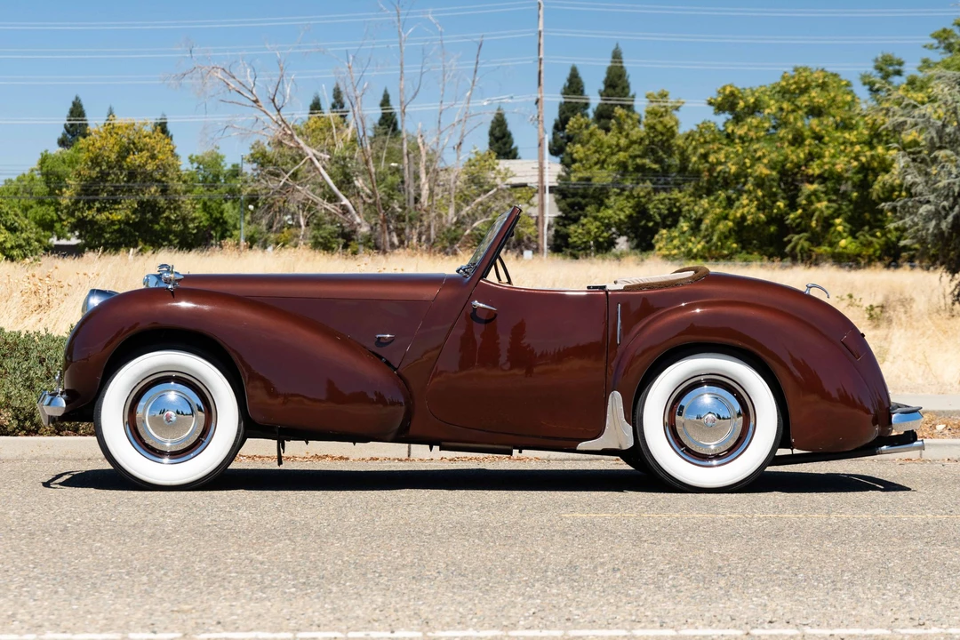 1946 Triumph 1800 Roadster - Image 10 of 31