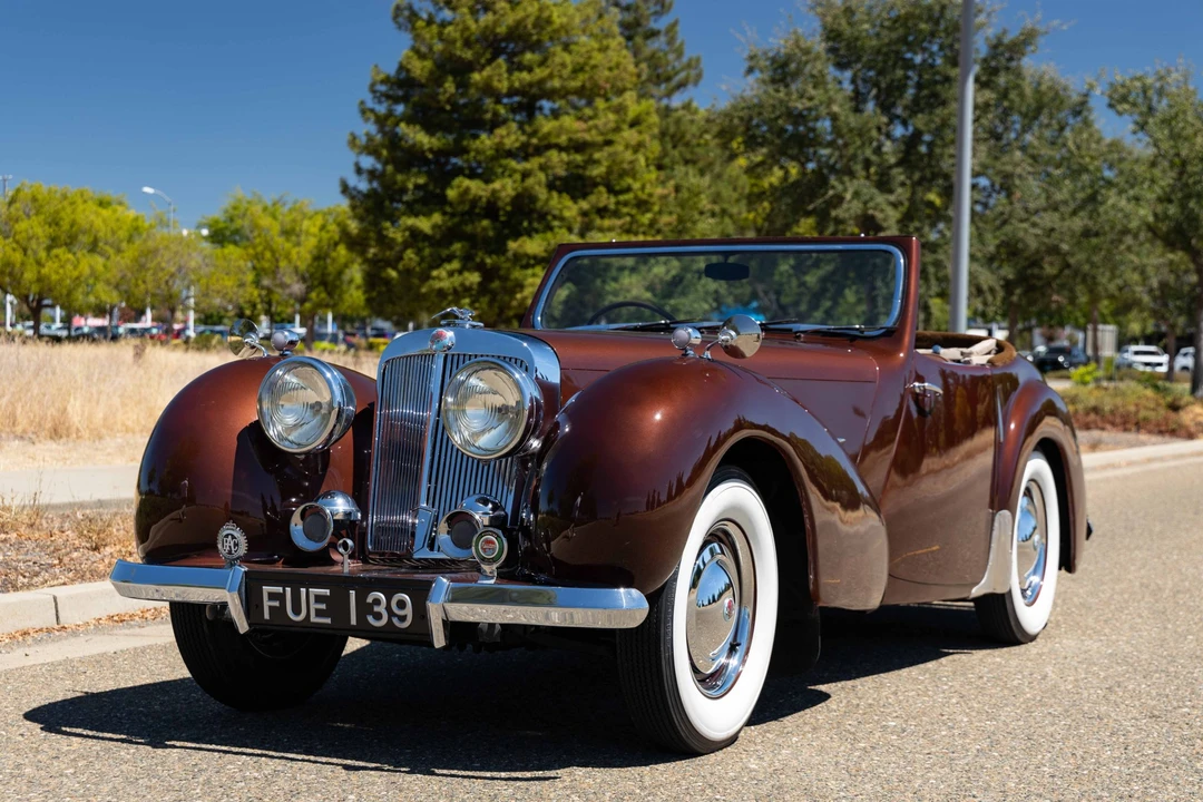 1946 Triumph 1800 Roadster - Image 2 of 31