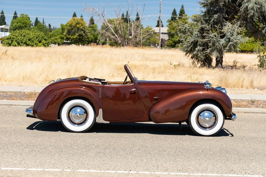 1946 Triumph 1800 Roadster - Image 31 of 31