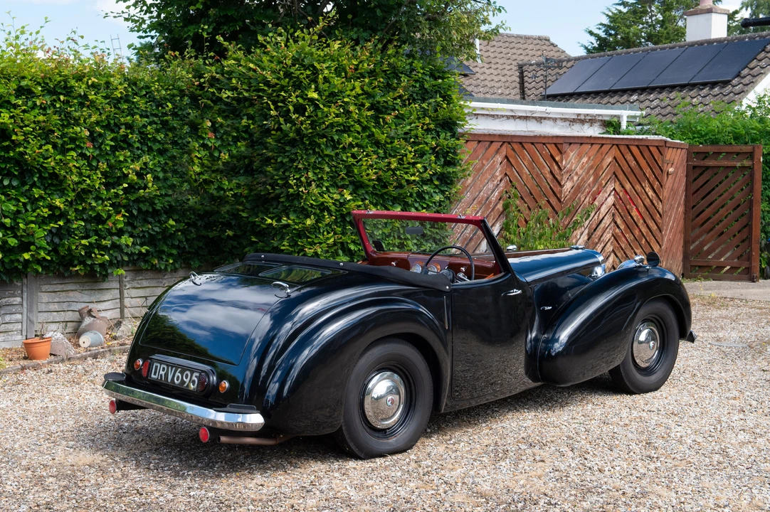 1946 Triumph 1800 Roadster - Image 3 of 12