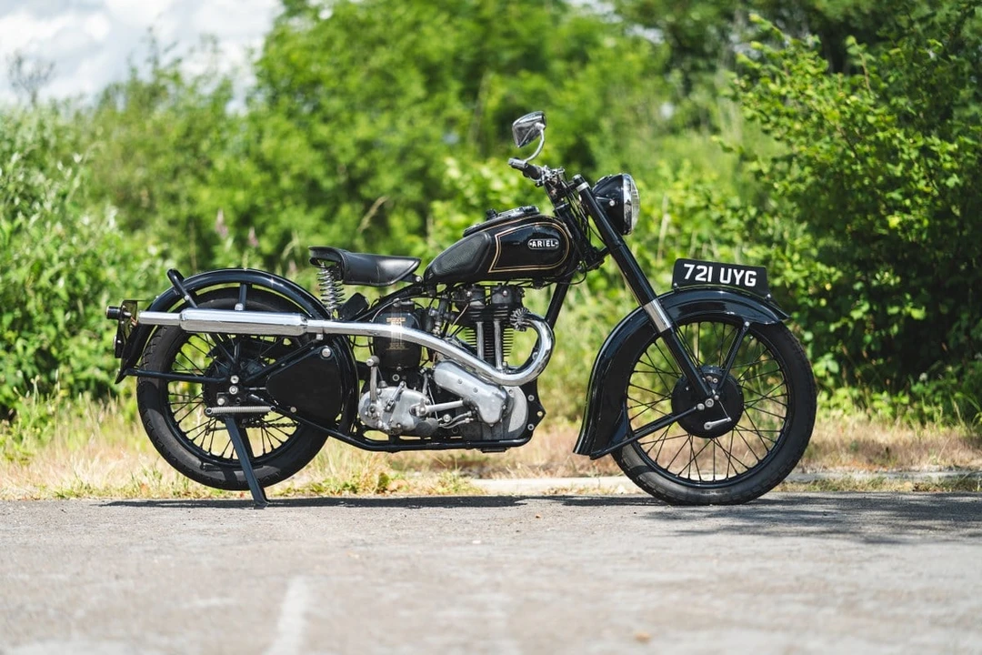 1947 Ariel Motorcycles - Image 2 of 30