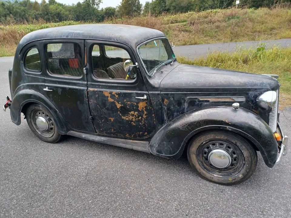1947 Austin - Image 3 of 18