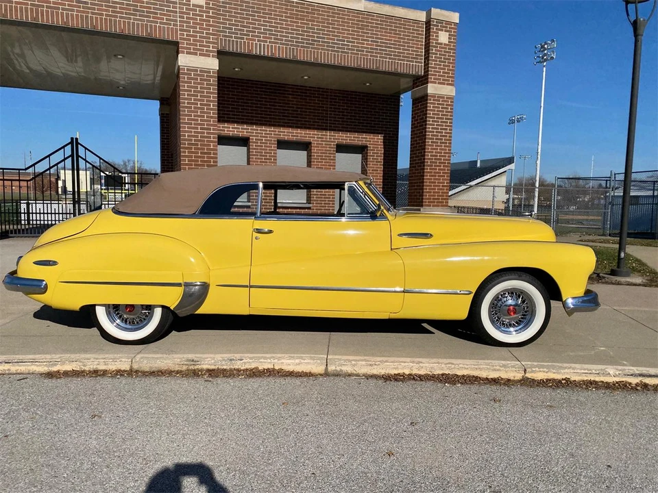 1947 Buick Roadmaster - Image 2 of 12
