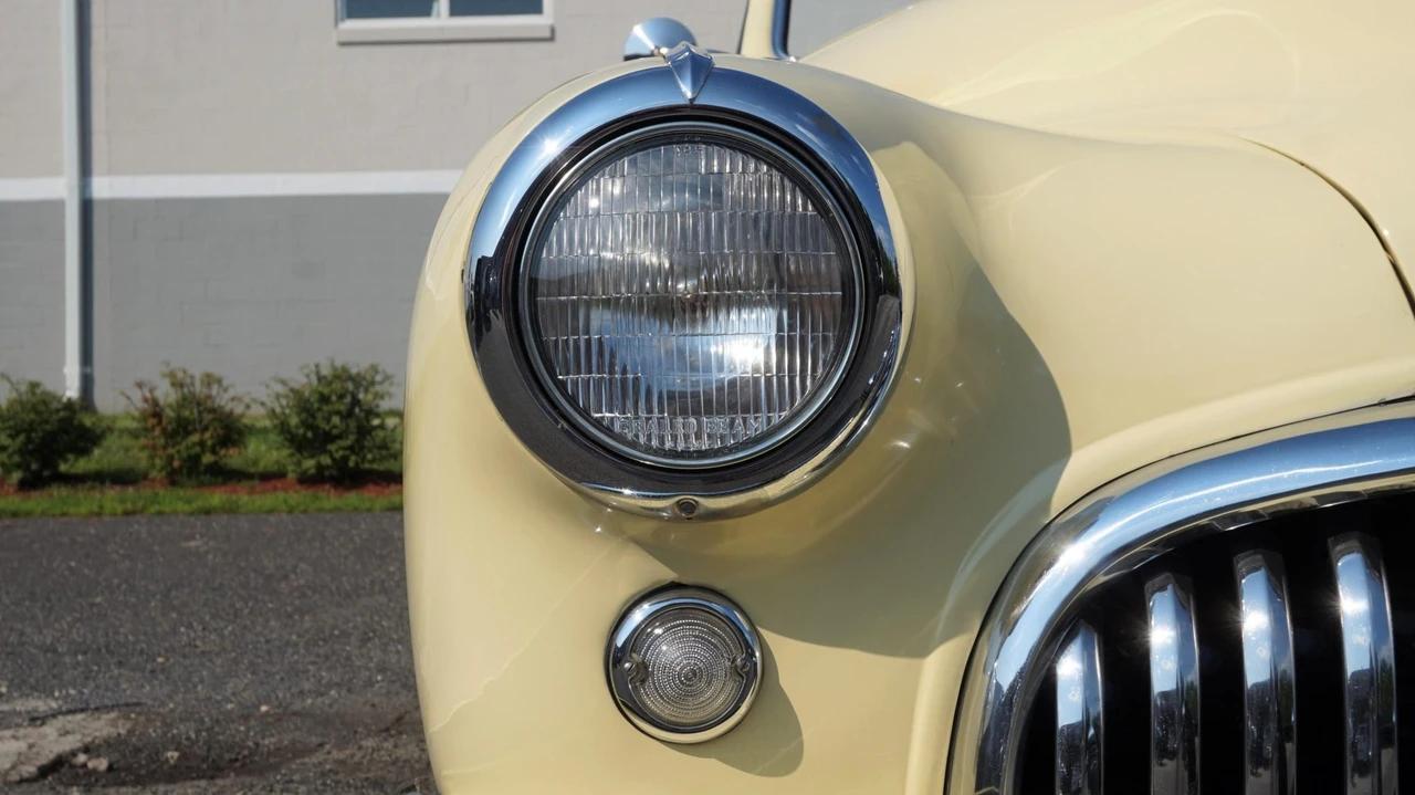 1947 Buick Roadmaster - Image 17 of 31