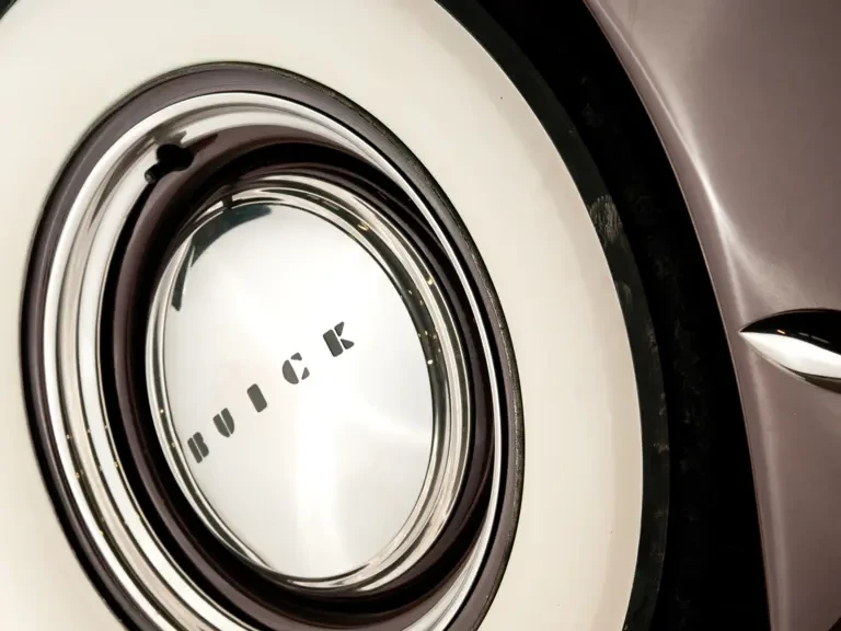 1947 Buick Roadmaster - Image 15 of 15