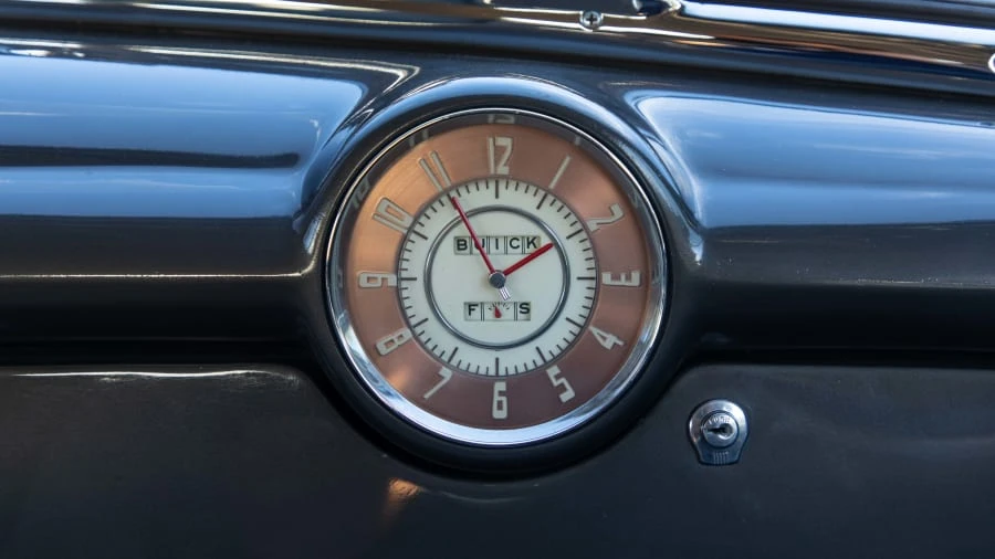 1947 Buick Roadmaster - Image 9 of 17