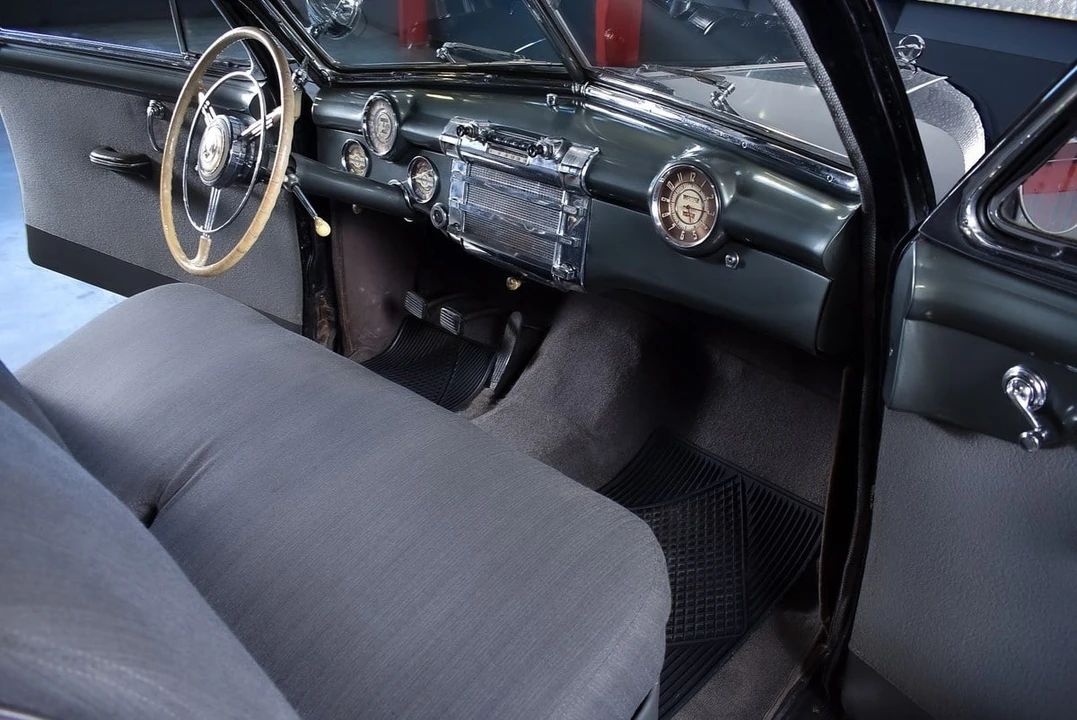1947 Buick Roadmaster - Image 24 of 30