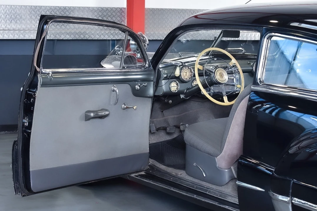 1947 Buick Roadmaster - Image 17 of 30