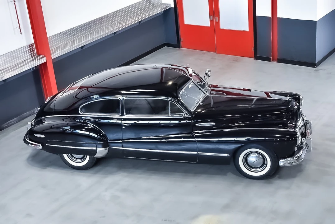 1947 Buick Roadmaster - Image 3 of 30