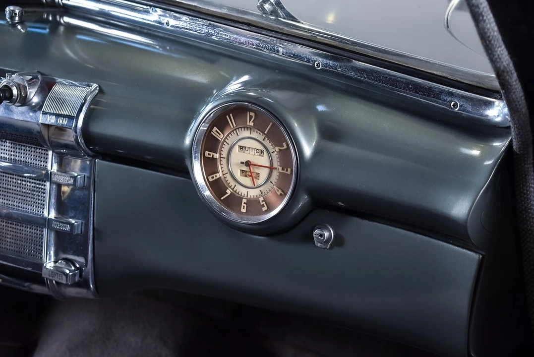 1947 Buick Roadmaster - Image 25 of 30
