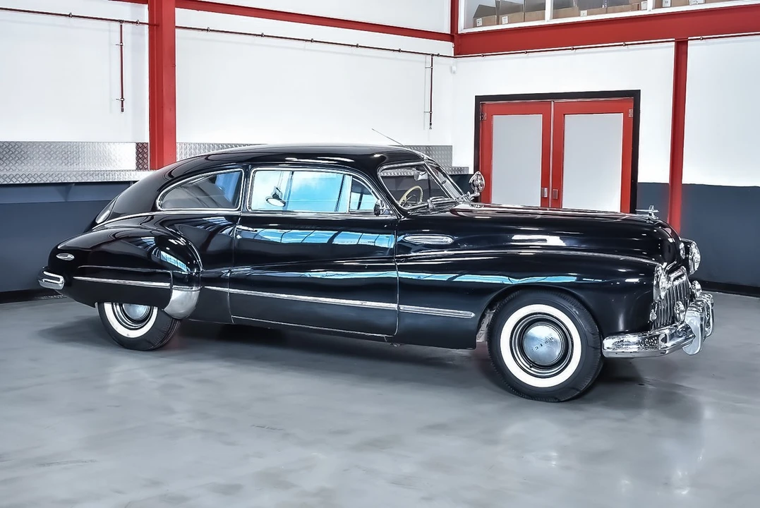 1947 Buick Roadmaster - Image 2 of 30