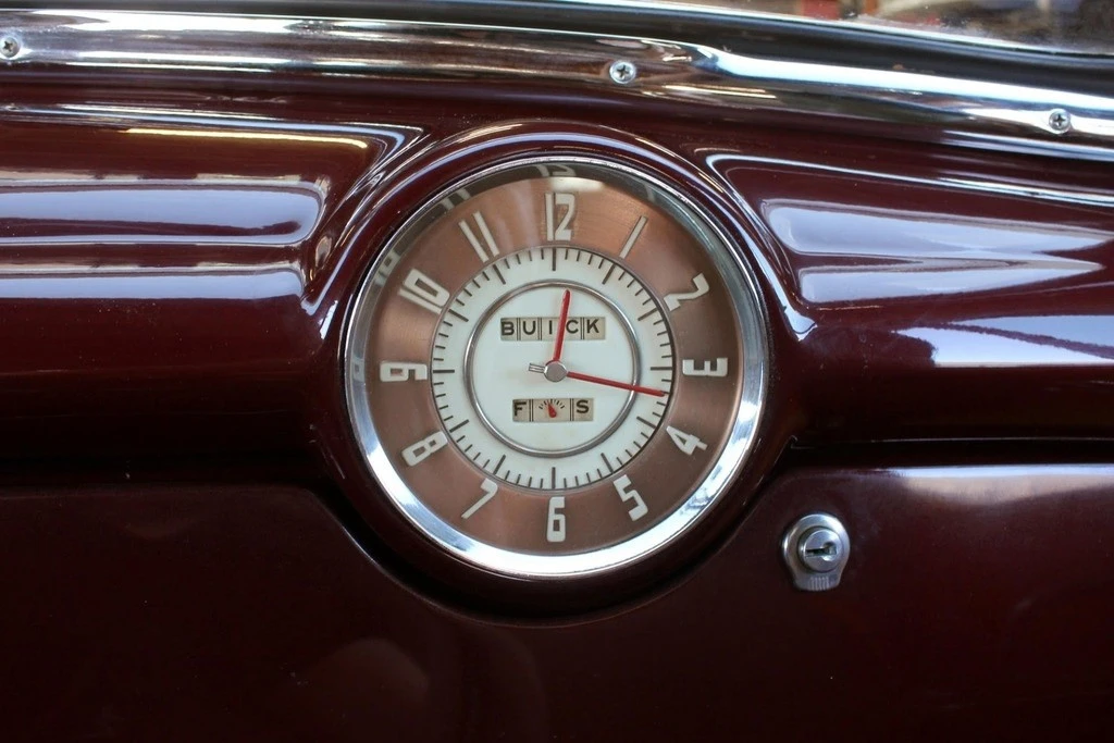 1947 Buick Roadmaster - Image 17 of 21