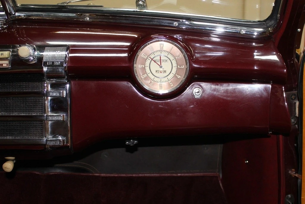 1947 Buick Roadmaster - Image 16 of 21