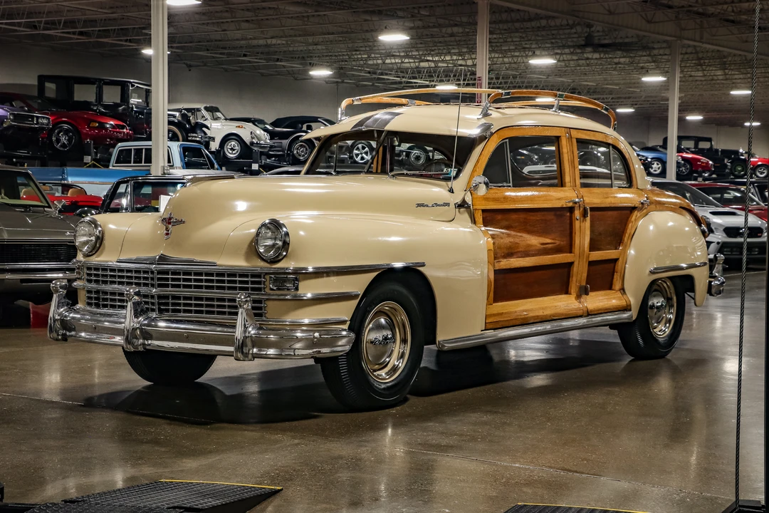 1947 Chrysler Town & Country - Image 2 of 31