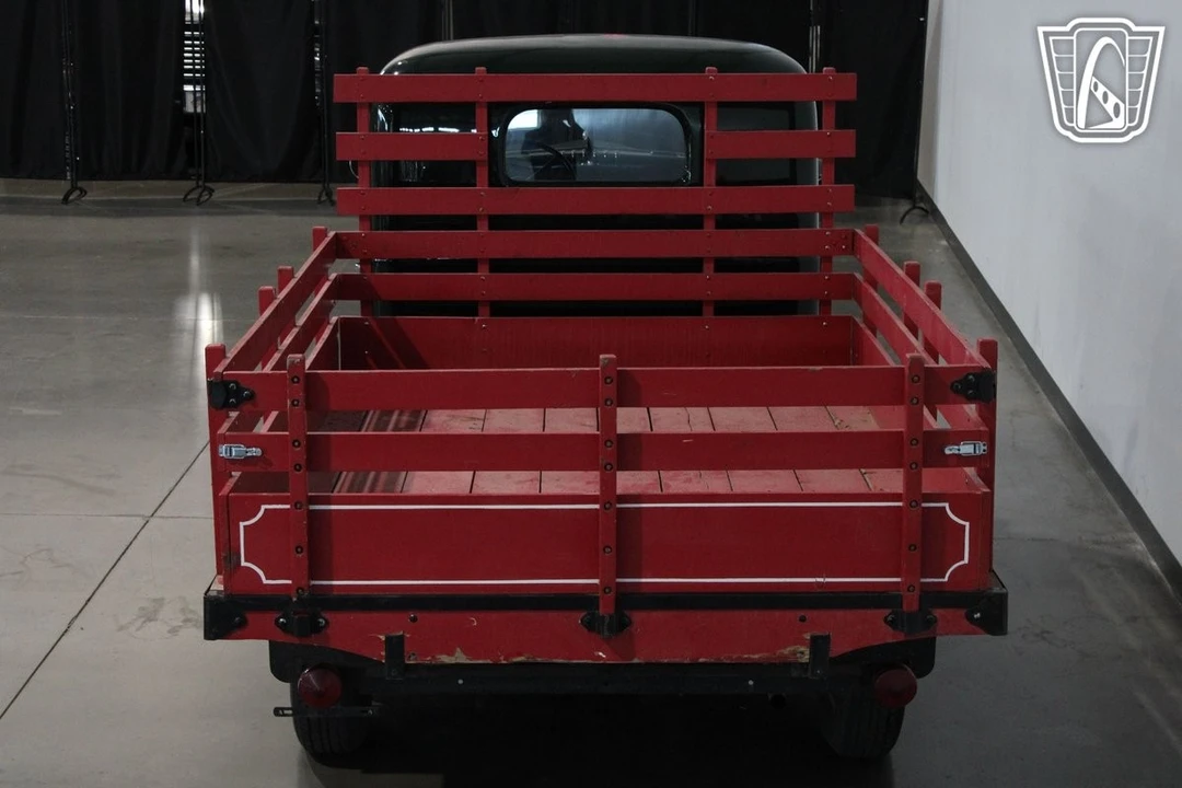 1947 Dodge T/V/W Series - Image 10 of 12