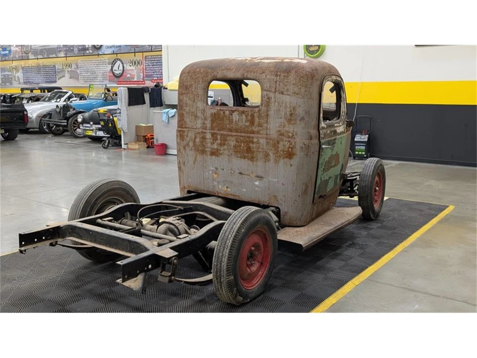 1947 Dodge T/V/W Series - Image 5 of 16