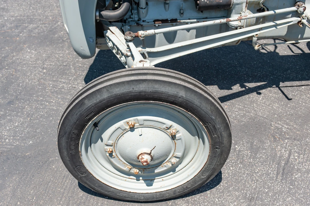 1947 Ford Tractor - Image 8 of 25