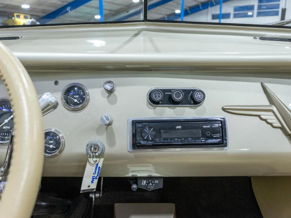 1947 Ford Standard & Deluxe & Super Deluxe - Image 29 of 31
