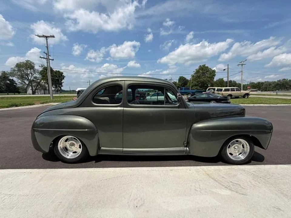 1947 Ford Standard & Deluxe & Super Deluxe - Image 2 of 7