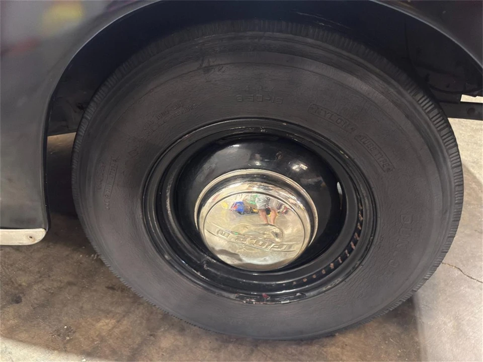 1947 Ford Standard & Deluxe & Super Deluxe - Image 30 of 31