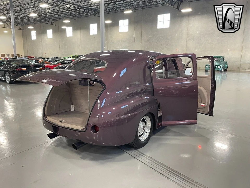 1947 Ford Standard & Deluxe & Super Deluxe - Image 9 of 12