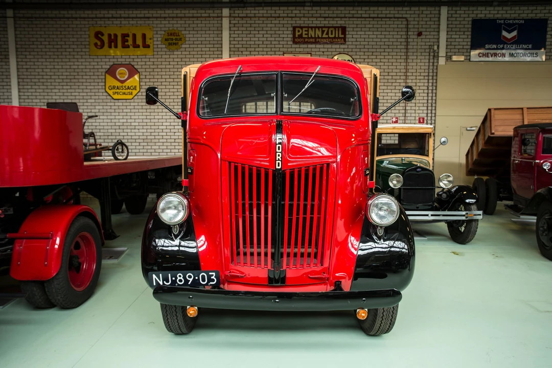 1947 Ford Pickup (1940-1947) - Image 2 of 5