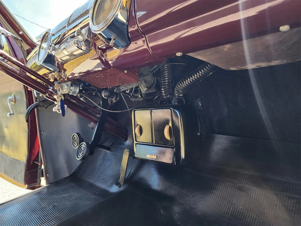 1947 Ford Standard & Deluxe & Super Deluxe - Image 26 of 31