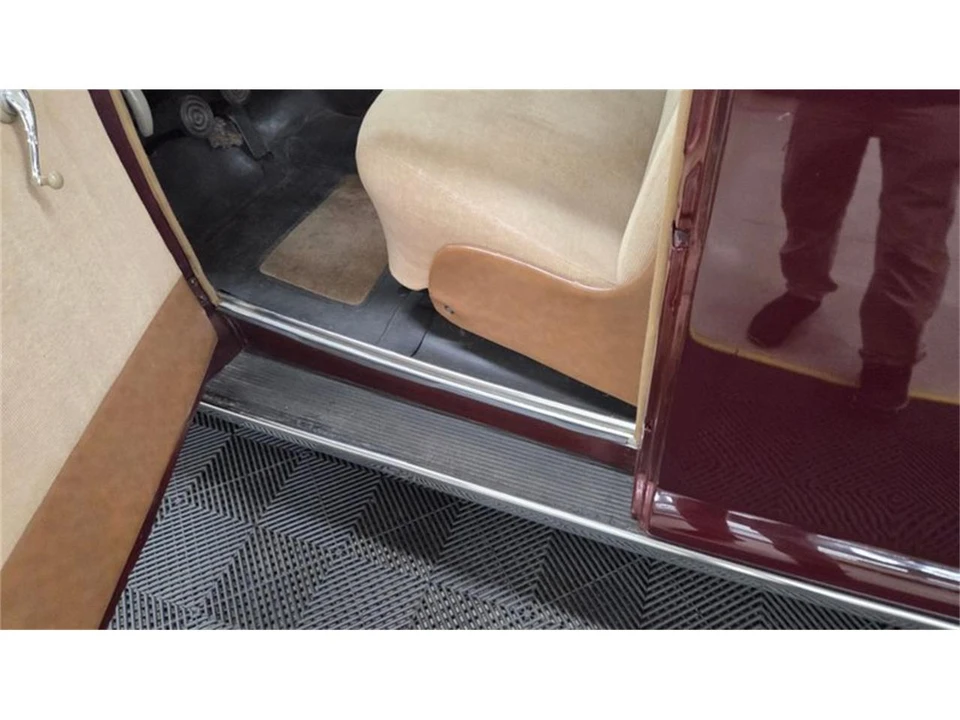 1947 Ford Standard & Deluxe & Super Deluxe - Image 23 of 31