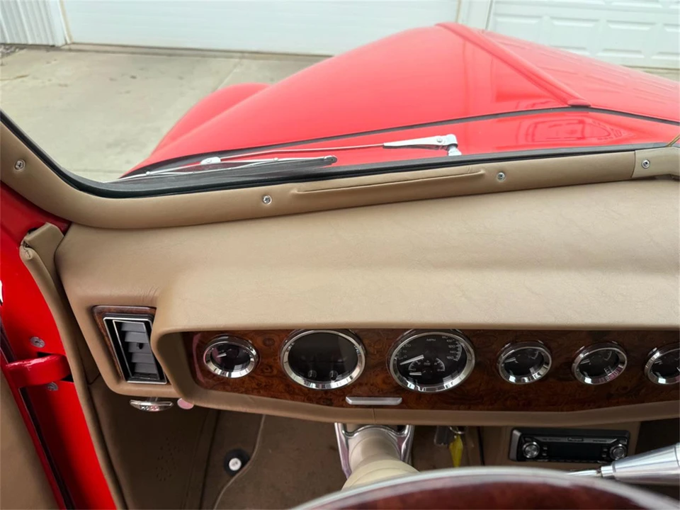 1947 Ford Standard & Deluxe & Super Deluxe - Image 17 of 31