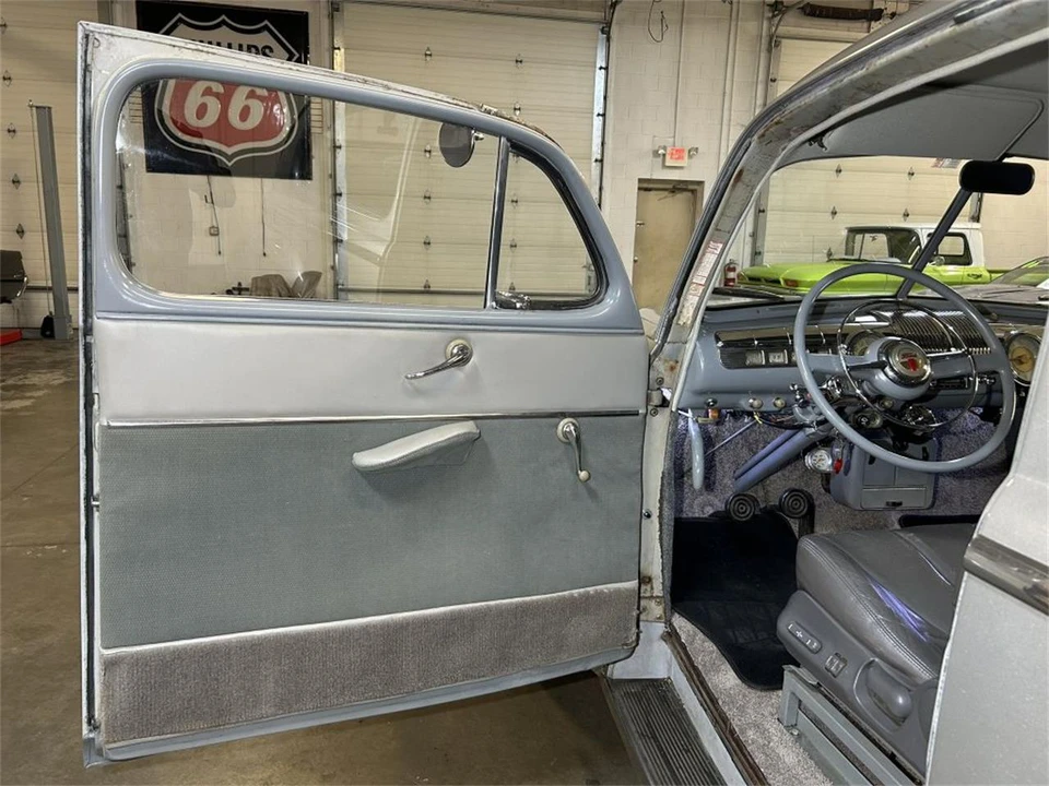 1947 Ford Standard & Deluxe & Super Deluxe - Image 27 of 31